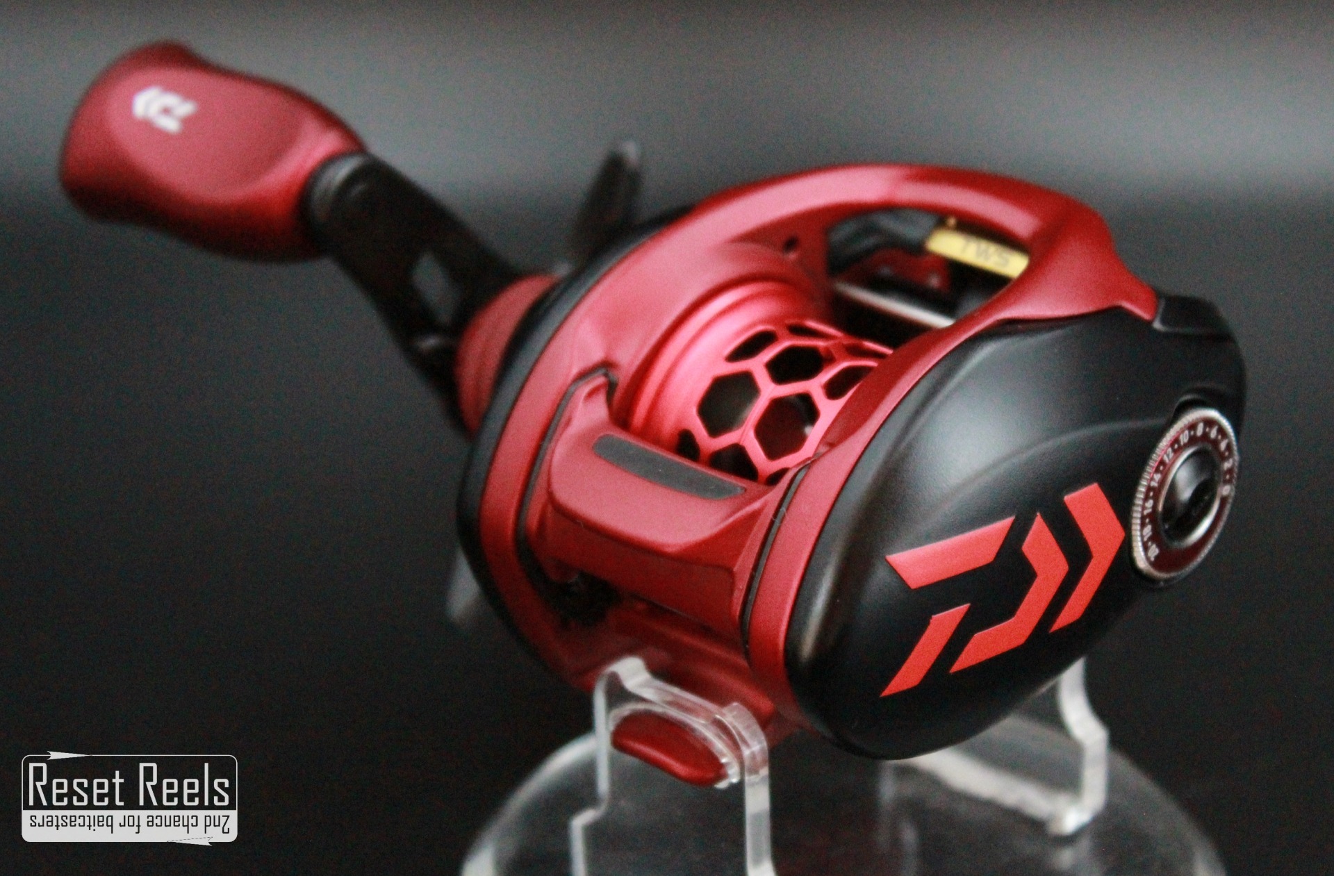 DAIWA ZILLION SV TW - SOUR CHERRY :: resetreels